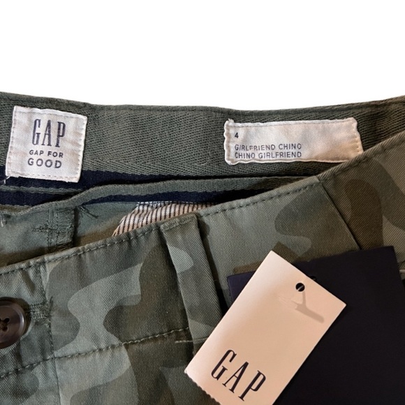 GAP Camo Print Girlfriend Chino Pants - Picture 7 of 7